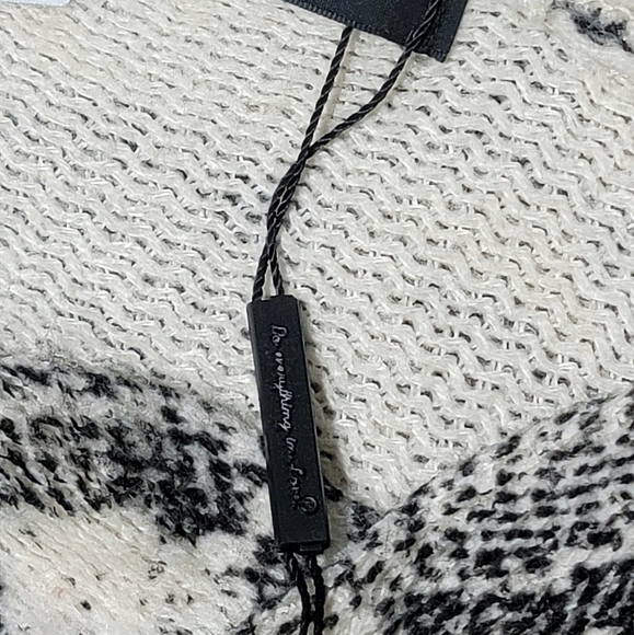 Do Everything In Love Women's Snakeskin Print Fringe Poncho One Size - Picture 11 of 11